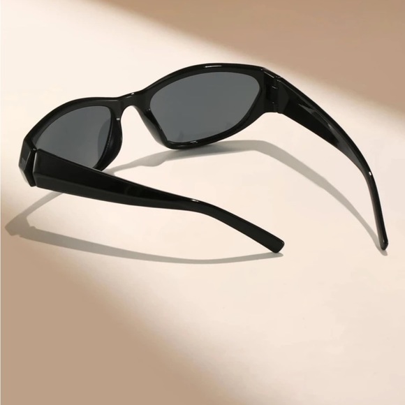 Slim Sport Sunglasses - Picture 3 of 4